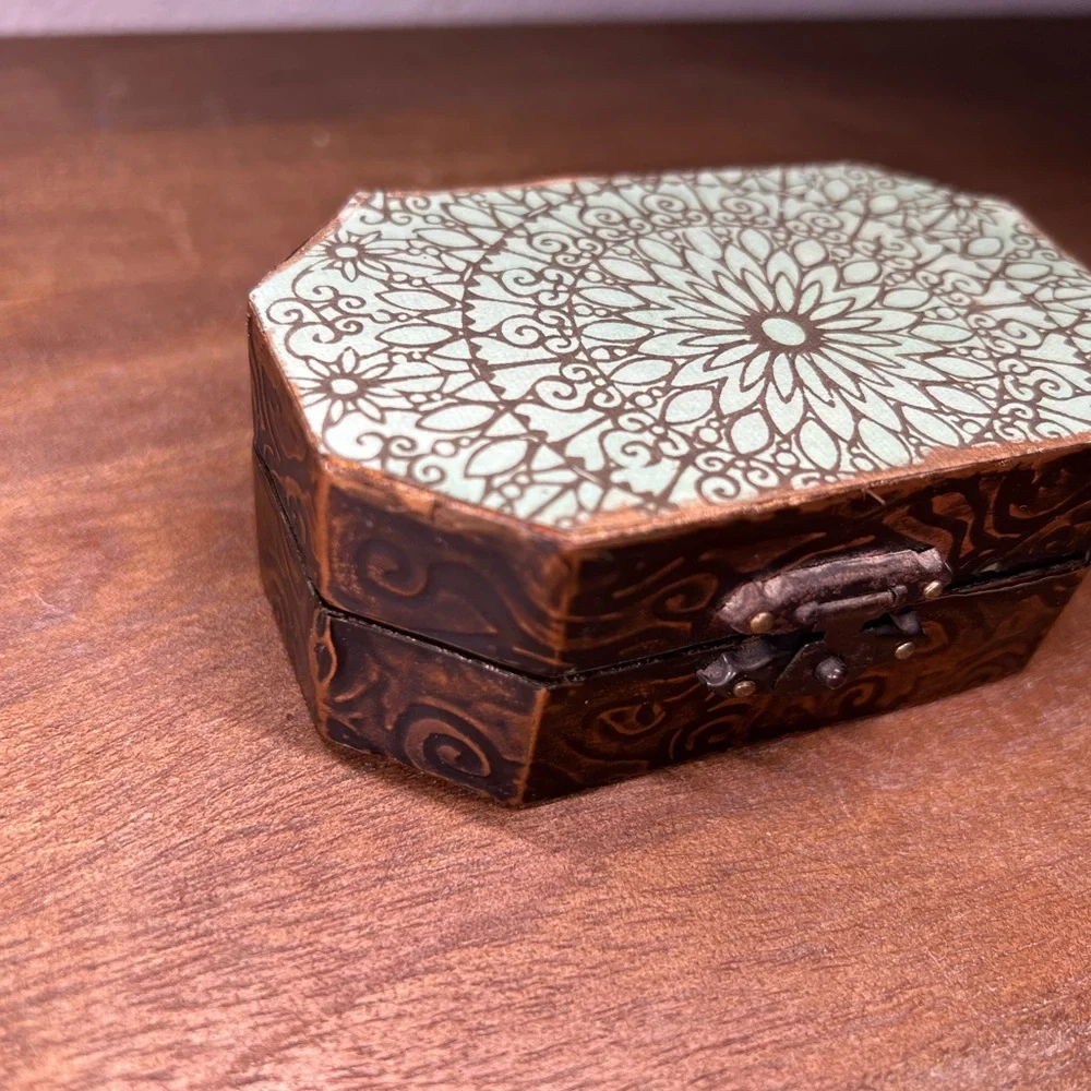 N/A mandala pattern
